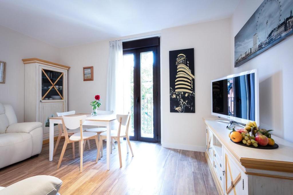 サラゴサAz El Balcon De Cesar Augustoアパートメント エクステリア 写真